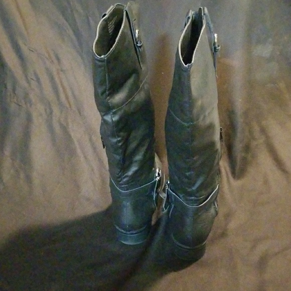 Black Xhilaration boots - Picture 5 of 7